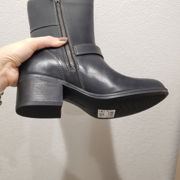 Clarks Black Noir Boots - Picture 5 of 5